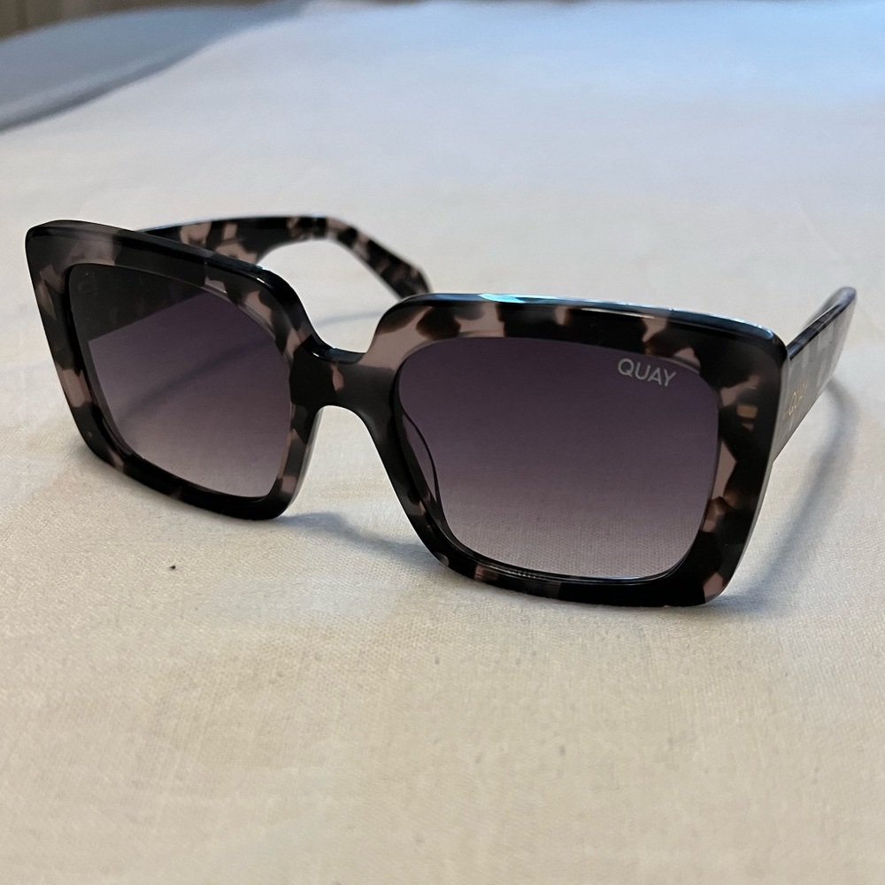 Quay Australia Total Vibe Sunglasses